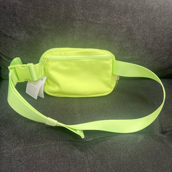 Lululemon Athletica Neon Green Crossbody Bag - Picture 4 of 4